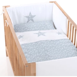 Babybay ® Kinderbeddengoed Piqué Azuurblauwe Sterren Wit Met Applicatie Ster 100 X 135 Cm -NL Beddengoed Verkoopwinkel babybay kinderbeddengoed pique azuurblauwe sterren wit met applicatie ster 100 x 135 cm a311662 3