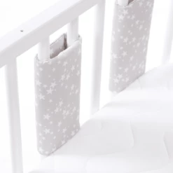 Babybay ® Nestchen Ultra Fresh Piqué Geschikt Voor Model Maxi, Boxspring, Comfort , Midi En Comfort Plus, Parelgrijs Sterren Wit -NL Beddengoed Verkoopwinkel babybay nestchen ultra fresh pique geschikt voor model maxi boxspring comfort midi en comfort plus parelgrijs sterren wit a311976 3