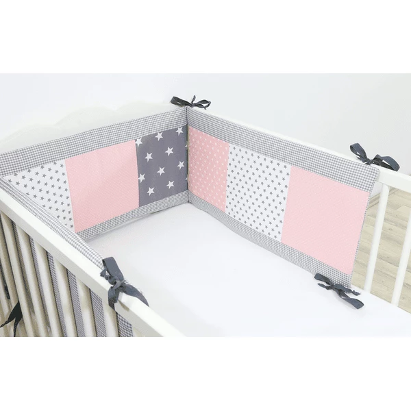 Ullenboom Patchwork-Nestje Voor Babybed 140x70 Cm Roze Grijs (420 Cm Rondom) 4 Ullenboom Patchwork-Nestje Voor Babybed 140x70 Cm Roze Grijs (420 Cm Rondom) - Afbeelding 2
